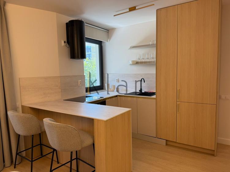Apartament cu 2 camere semidecomandat, mobilat în Mărăști