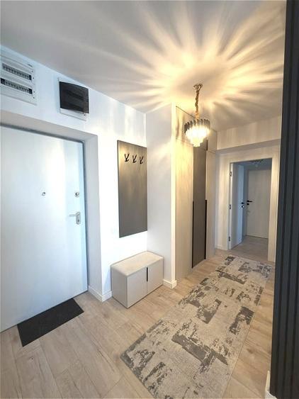 Apartament cu 3 camere semidecomandat, mobilat în Sisești