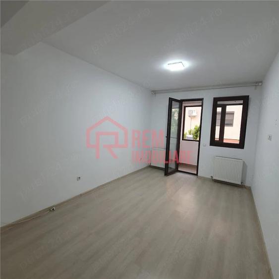 Apartament cu 3 camere decomandat în Fundeni
