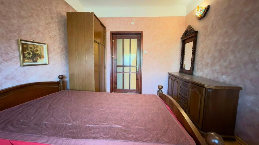 Apartament cu 3 camere decomandat, mobilat în Central