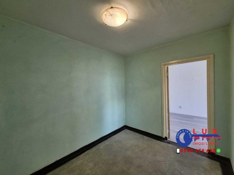 Apartament cu 3 camere decomandat în Babadag
