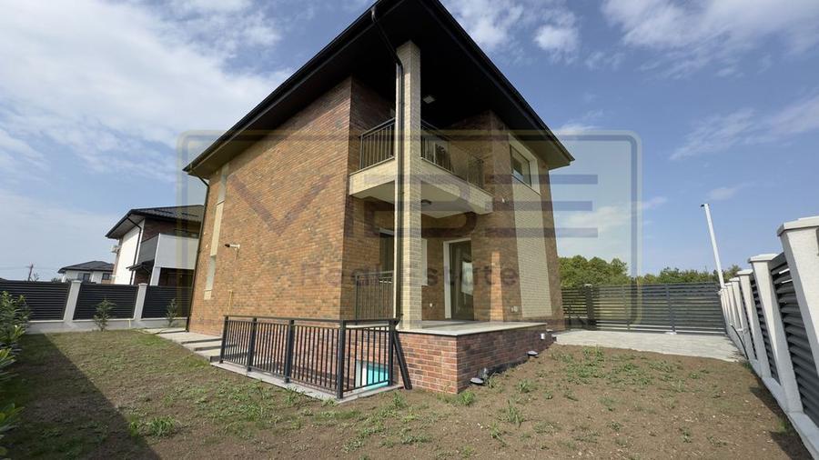Casă cu 5 camere cu Teren 419 Mp în Miroslava