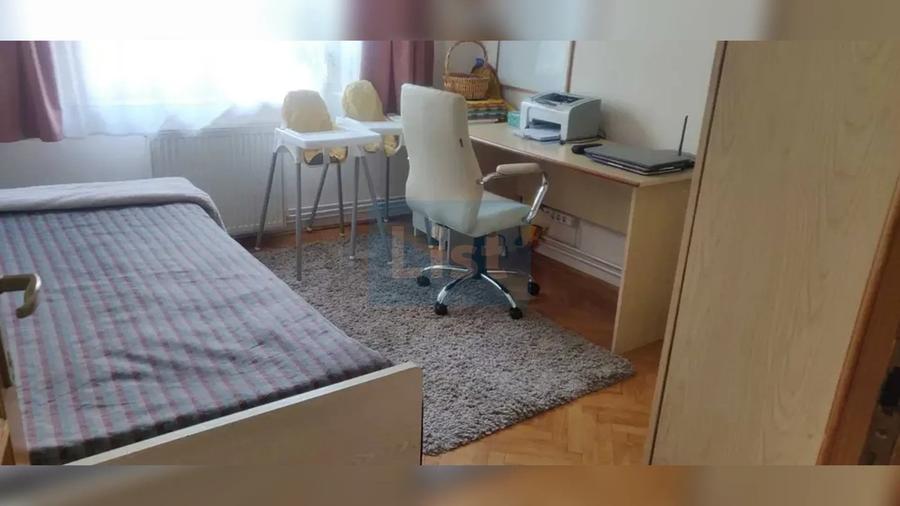 Apartament cu 4 camere decomandat, mobilat în Între Lacuri