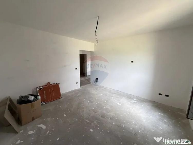 Casă cu 5 camere cu Teren 3960 Mp în Lămotești