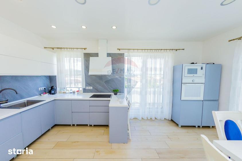 Apartament cu 4 camere în Progresul