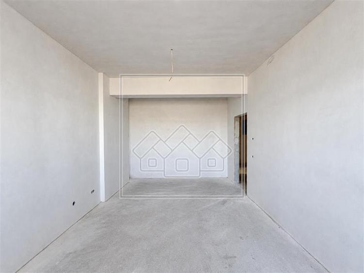 Apartament cu 2 camere decomandat în Exterior Vest