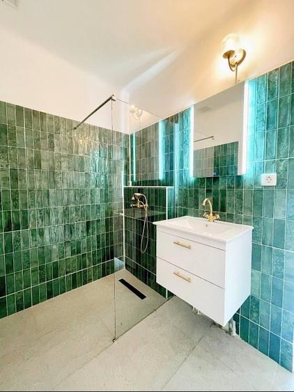 Apartament cu 3 camere decomandat în Ultracentral