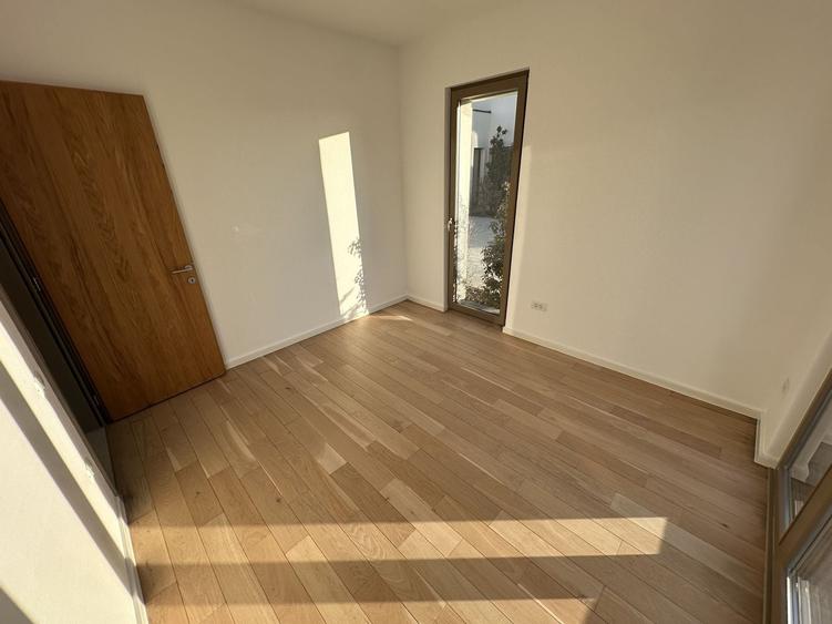 Duplex cu 4 camere cu Canalizare în Exterior Nord