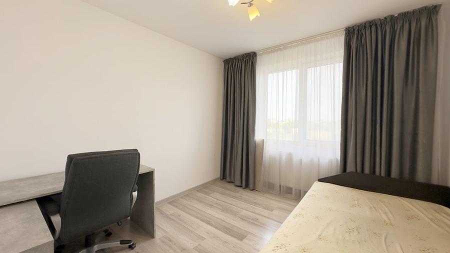 Apartament cu 3 camere semidecomandat în Rahova