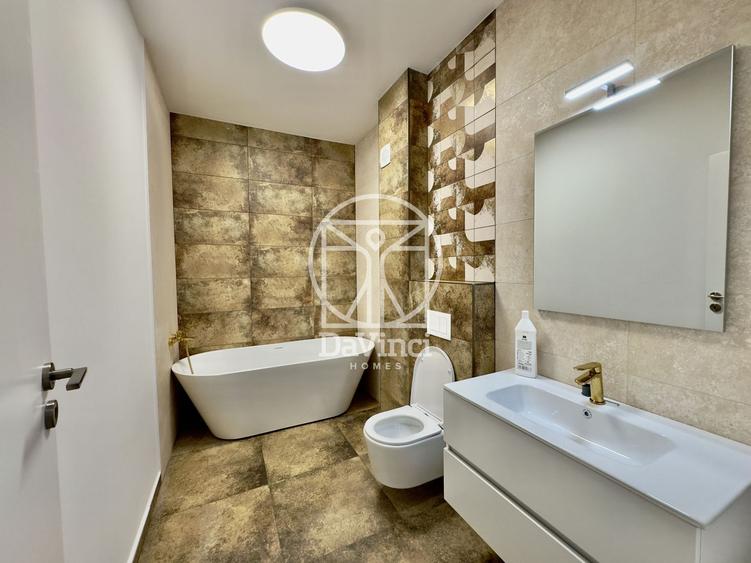 Apartament cu 3 camere semidecomandat, mobilat în Exterior Vest
