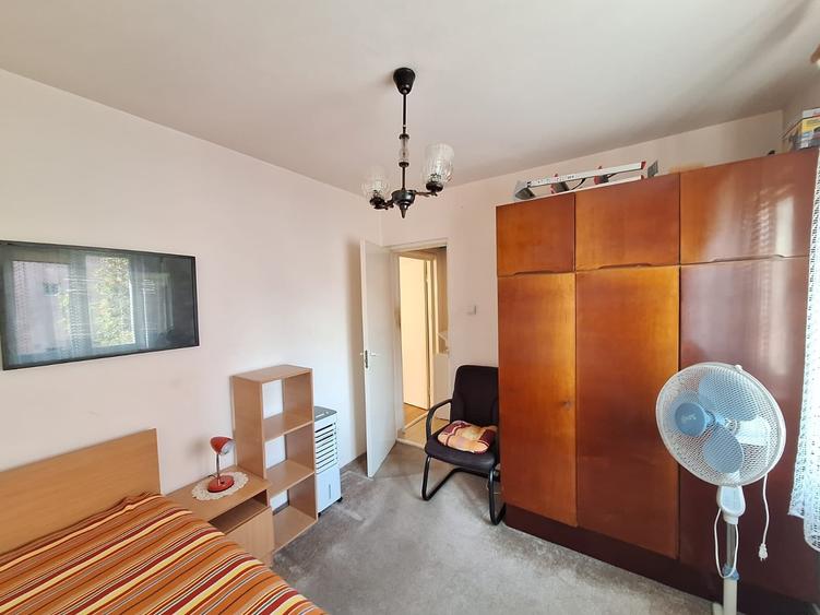 Apartament cu 3 camere decomandat în Vasile Aaron