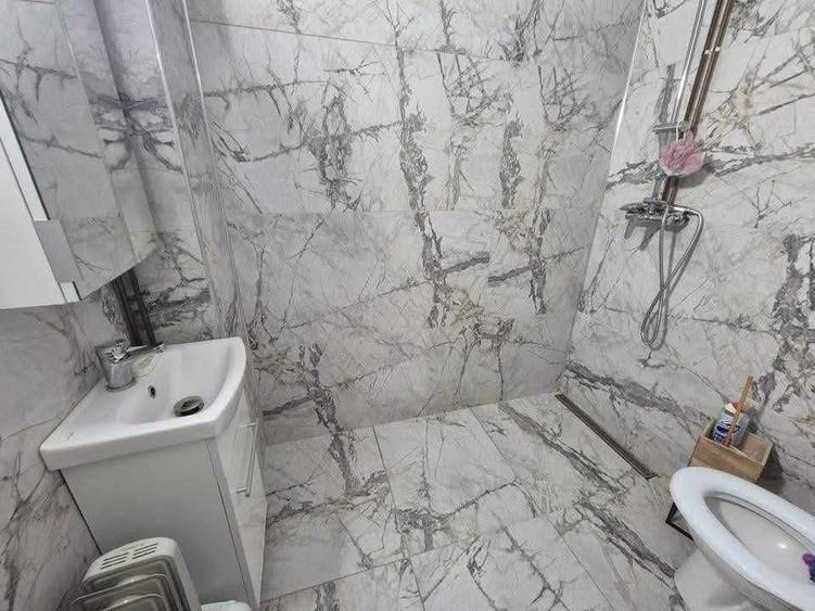 Apartament cu 3 camere decomandat în Ghiroda