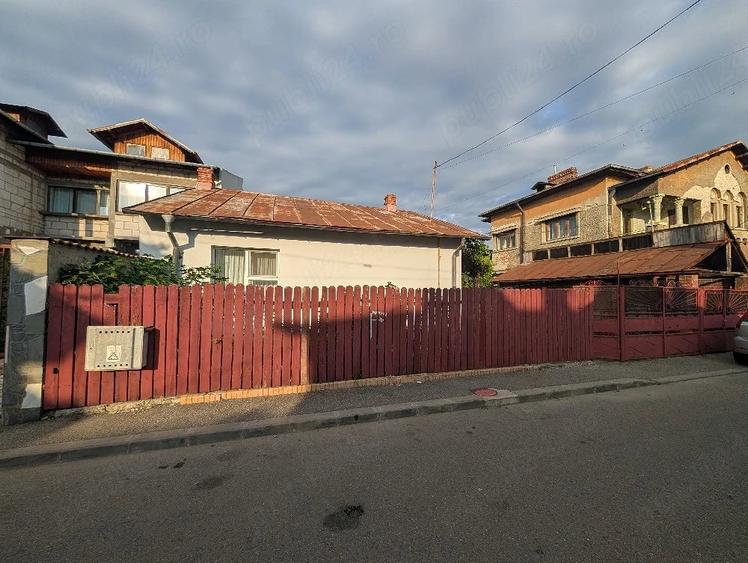 Casă cu 4 camere cu Teren 276 Mp în Central