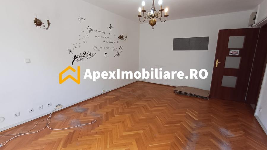 Apartament 4 camere de vanzare Unirii Parcare Privata / Garaj - 32