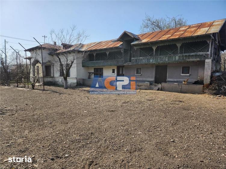 Casă cu 4 camere cu Teren 2150 Mp în Ulmi