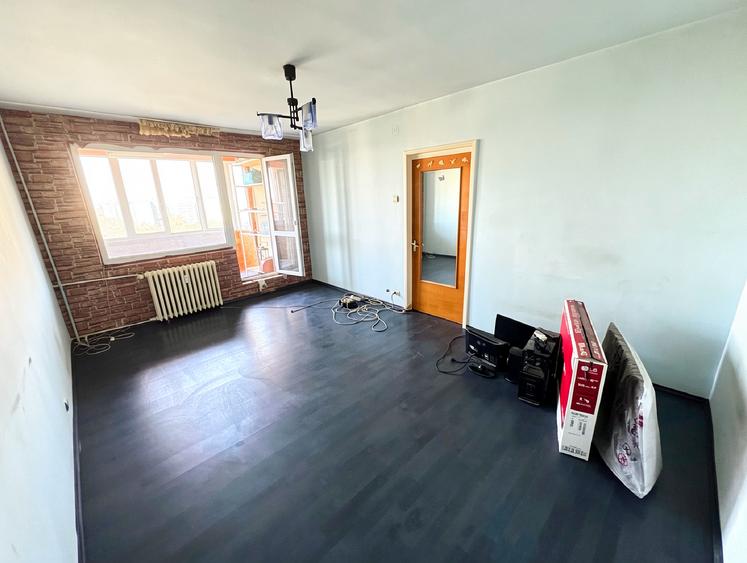 Apartament cu 2 camere decomandat în Titan