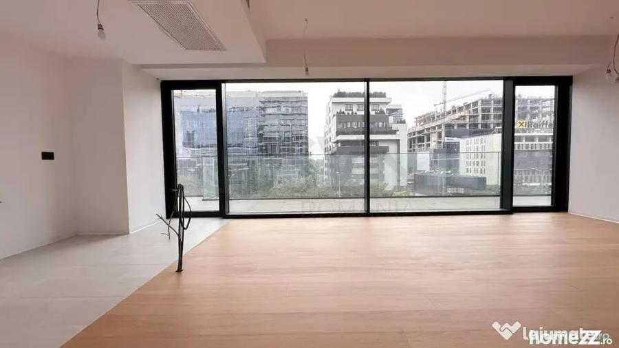 Apartament cu 4 camere semidecomandat în Floreasca