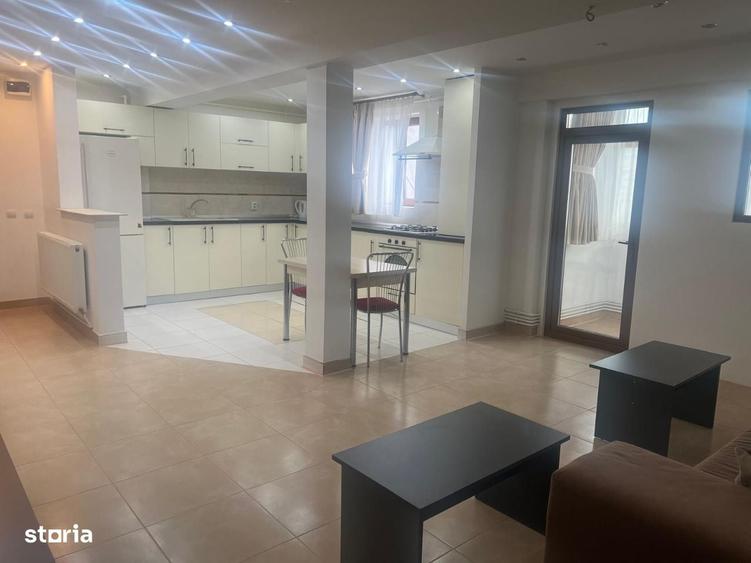 Apartament cu 3 camere decomandat în Micro 3