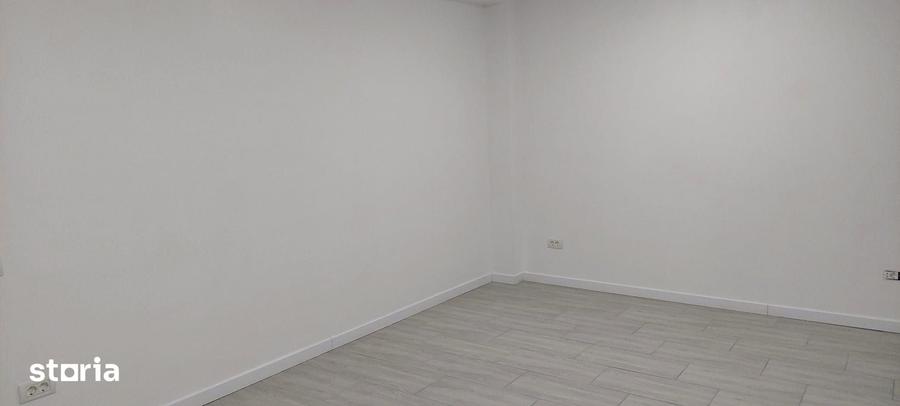Casă cu 7 camere cu Teren 300 Mp în Odăile