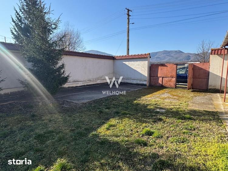 Casă cu 3 camere cu Teren 1500 Mp în Central