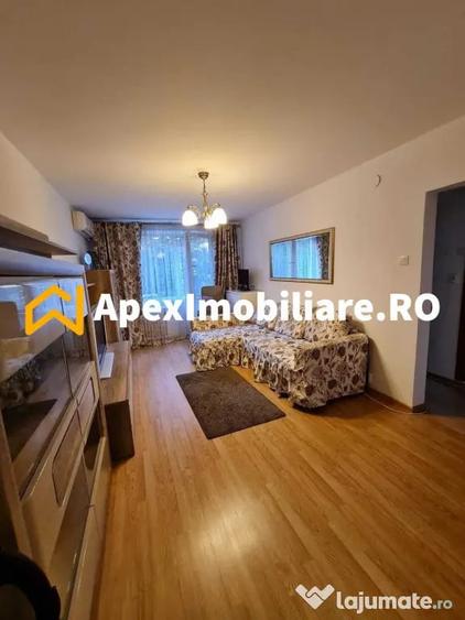 Apartament cu 3 camere decomandat în Teiul Doamnei