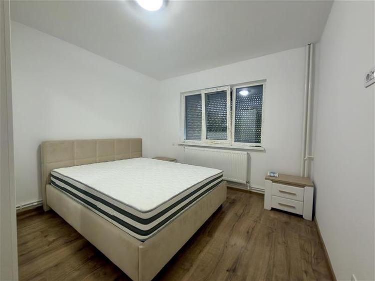 Apartament cu 3 camere decomandat, mobilat în Tătărași