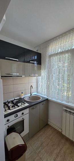 Apartament cu 2 camere decomandat în E3