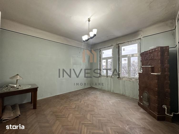 Apartament cu 3 camere decomandat în Central
