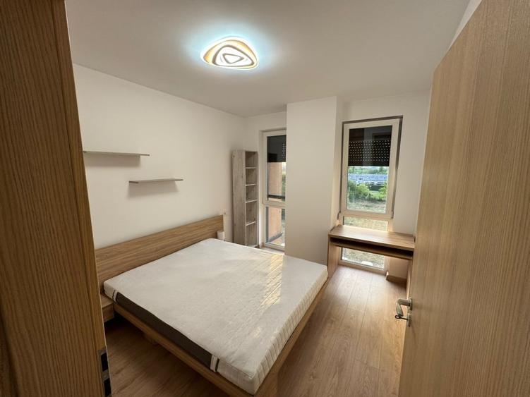Apartament cu 2 camere, mobilat în Soarelui