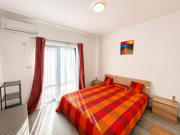 Apartament cu 3 camere decomandat, mobilat în Central