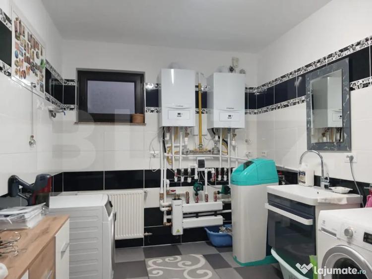 Casă cu 5 camere cu Teren 2743 Mp în Sud