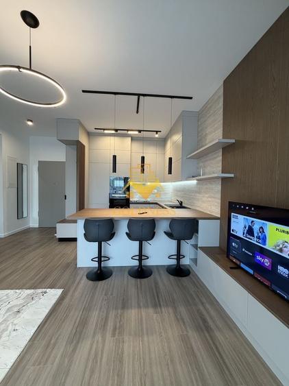 Apartament cu 2 camere semidecomandat, mobilat în Semicentral
