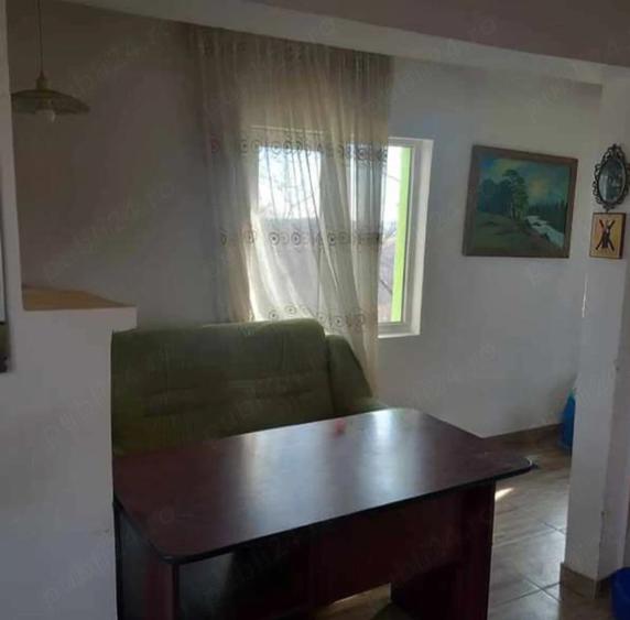 Casă cu 2 camere cu Teren 2500 Mp în Bâlvănești