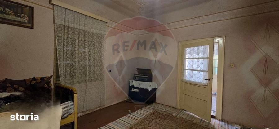 Casă cu 3 camere cu Teren 936 Mp în Socodor