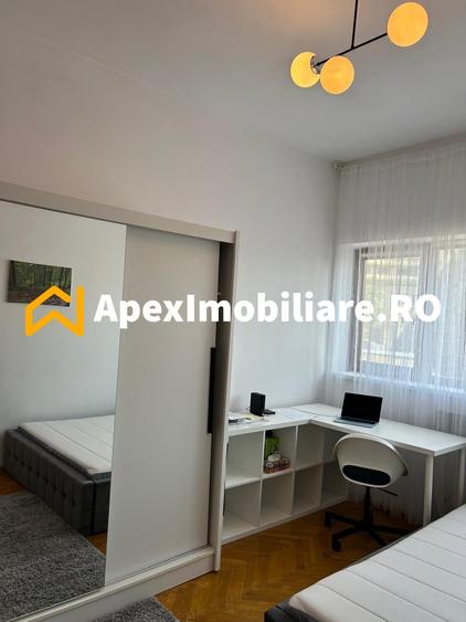Apartament cu 3 camere semidecomandat, mobilat în Universitate