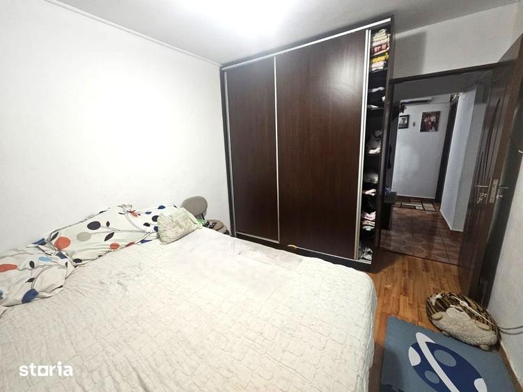 Apartament cu 3 camere decomandat în Aviației