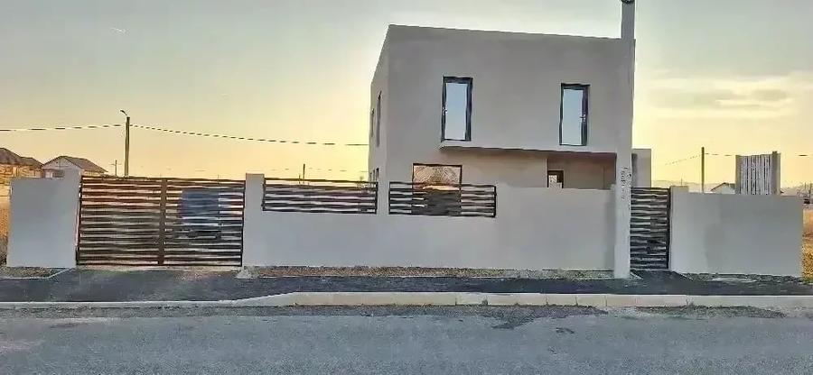 Casă cu 4 camere cu Teren 270 Mp în Periferie