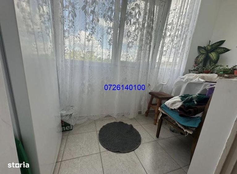 Apartament cu 3 camere decomandat în Calarași 4