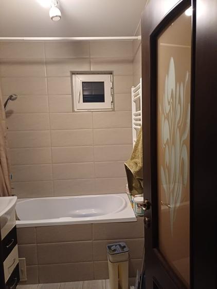 Apartament cu 3 camere semidecomandat în Sălaj