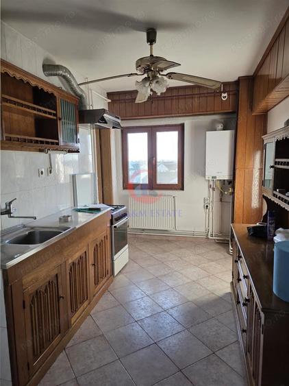Apartament cu 4 camere decomandat în Simion Bărnuțiu