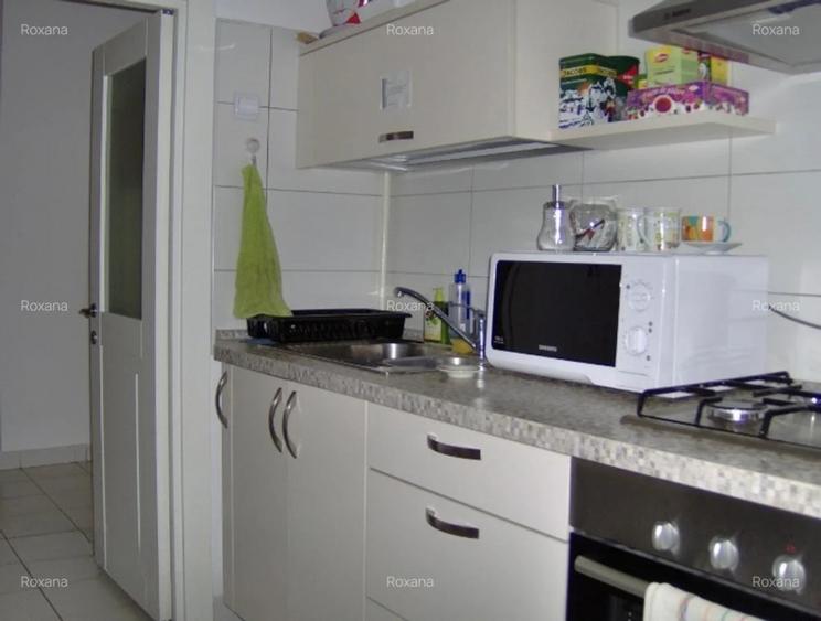 Apartament cu 6 camere decomandat, mobilat în Calea Victoriei