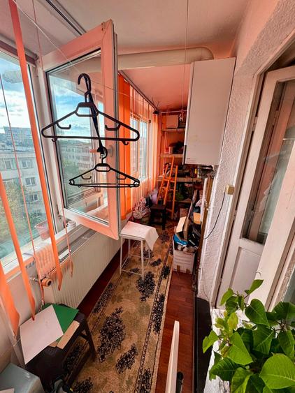 Apartament cu 2 camere semidecomandat în Podu Roș