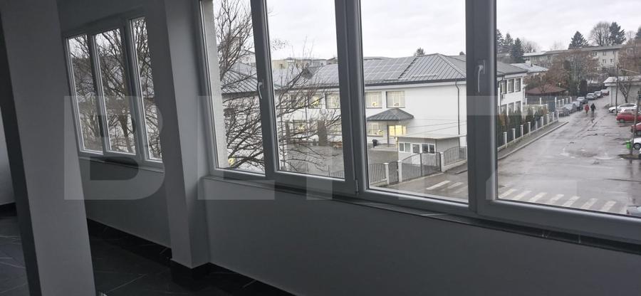 Spațiu comercial, de 100 mp, în Găești