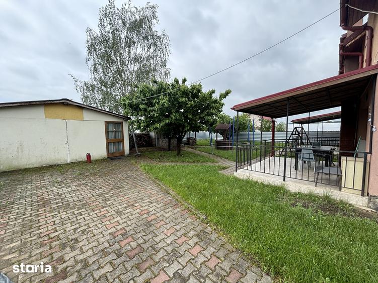 Casă cu 6 camere cu Teren 900 Mp în Jucu