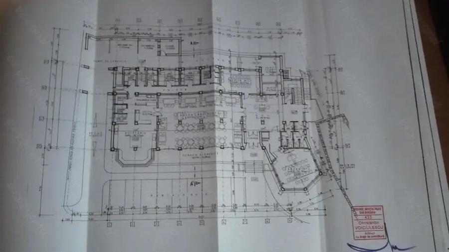 Spațiu comercial, de 1,500 mp, în Central