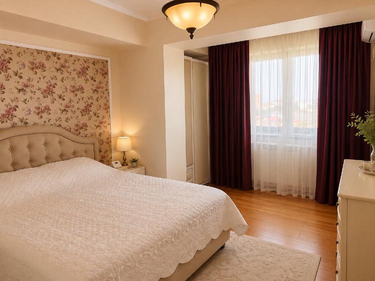 Apartament cu 3 camere decomandat, mobilat în Casa de Cultură