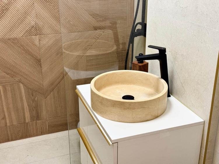 Apartament cu 2 camere decomandat în Podu Roș