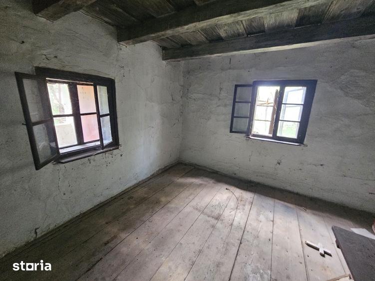 Casă cu 3 camere cu Teren 5571 Mp în Zam