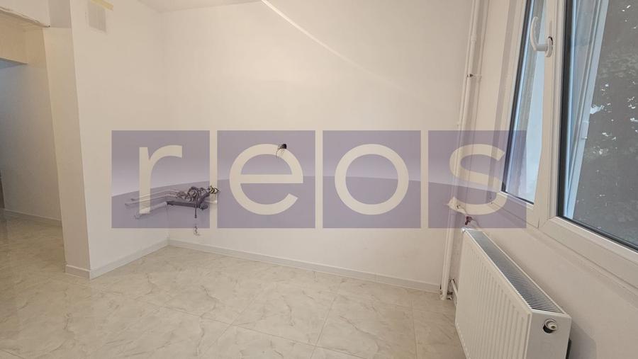 Apartament cu 3 camere decomandat în Valea Oltului