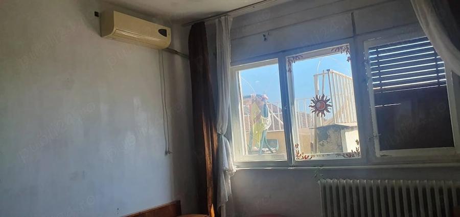 Apartament cu 4 camere decomandat în Bălcescu
